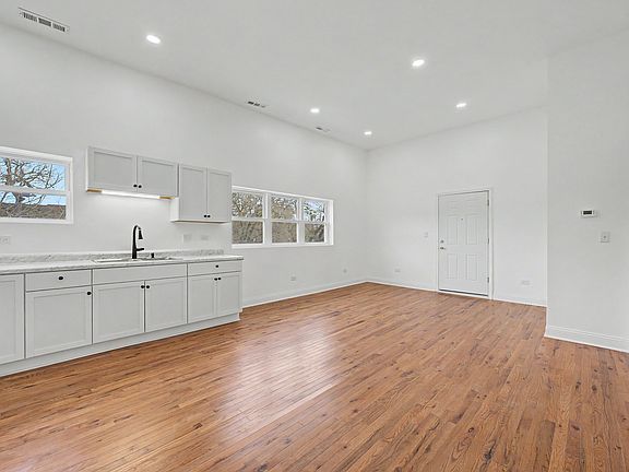 5th image of 7600 S Marquette Ave #2
