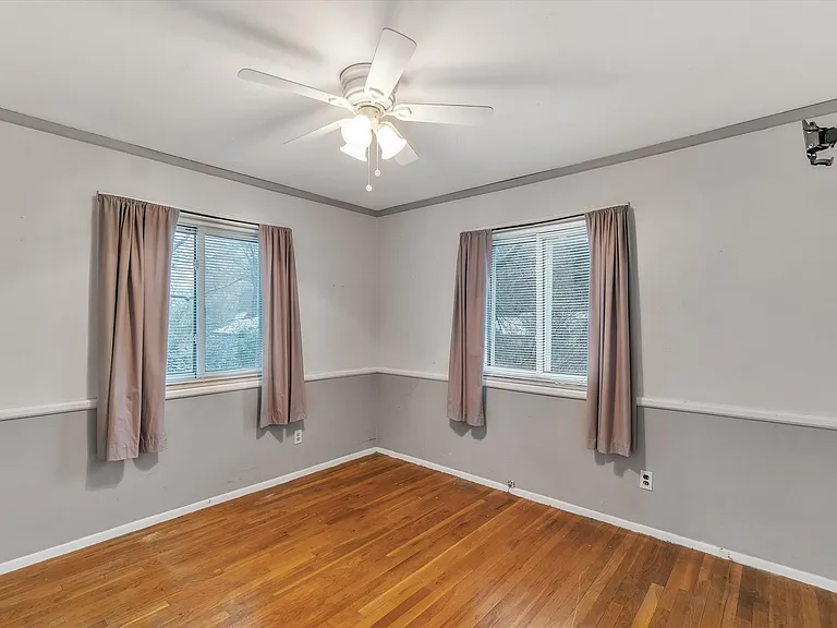 978 Panorama Dr — Photo 21