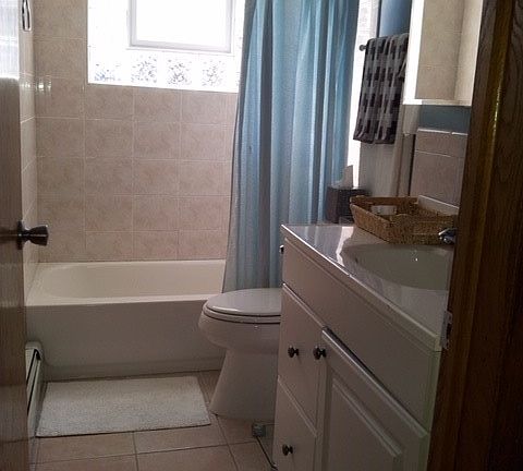 3rd image of 6816 N Northwest Hwy APT 3