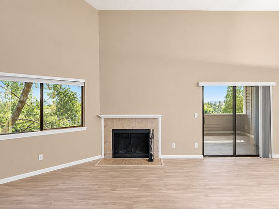 4th image of 10025 SE Talbert St