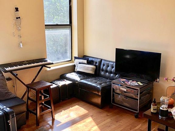 2nd image of 125 Wadsworth Ave APT 53