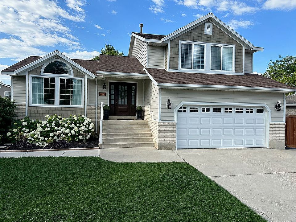 Brick and Hardie board ext.