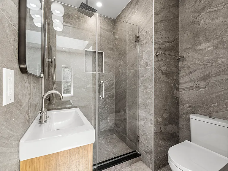 24 Greenwich Ave #3 — Photo 11