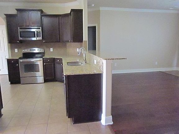 3rd image of 101 Arsenal Dr