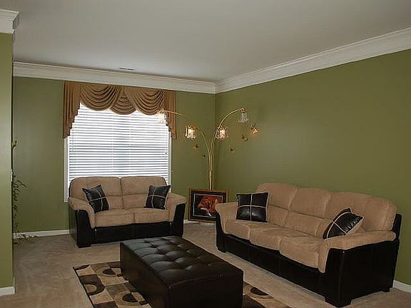 2nd image of 105 Wilmington Pl