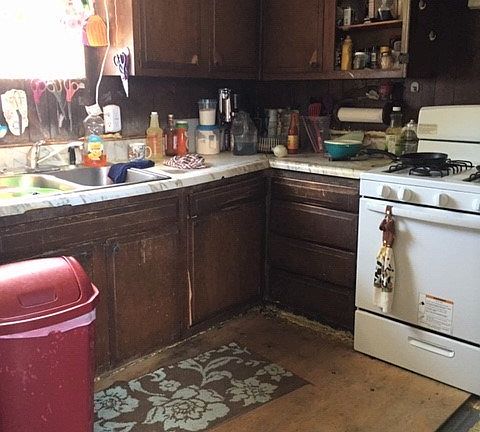 3rd image of 32996 Adams Ave