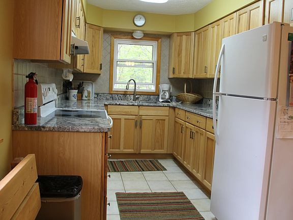 2nd image of 13880 W Lakeshore Dr