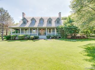 8743 Country Shire Ln, Spring Grove, IL 60081