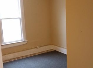 221 11th St NW, Cedar Rapids, IA 52405