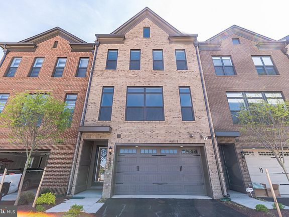 2nd image of 4557 Plateau Dr