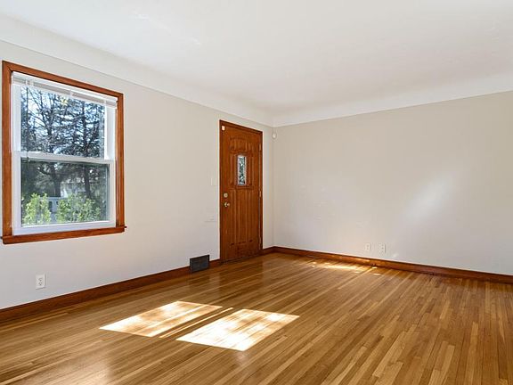 5th image of 1188 Smith Ave S