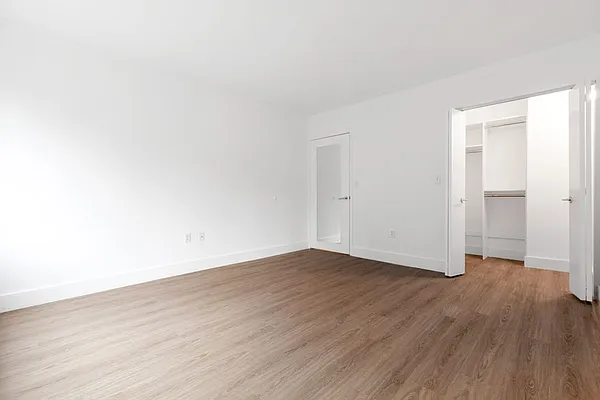 Rented by Greystar | media 7