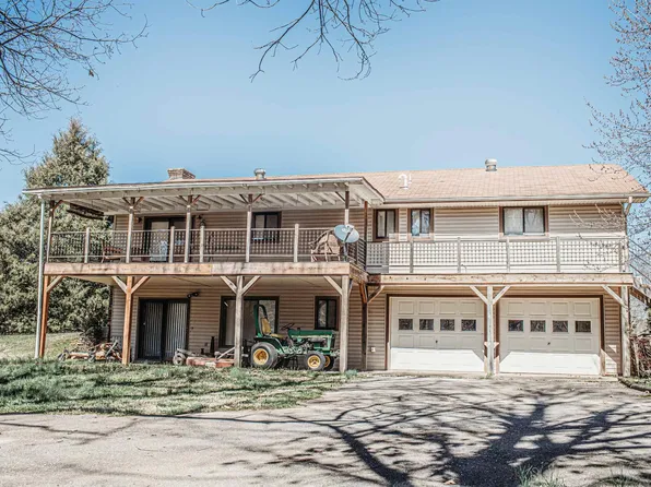 1304 Hillcrest Dr, Piggott, AR 72454