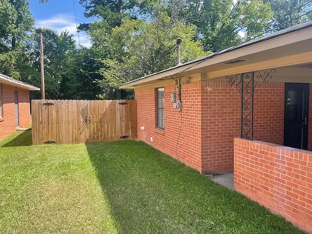 123 E Hoyt Dr — Photo 15