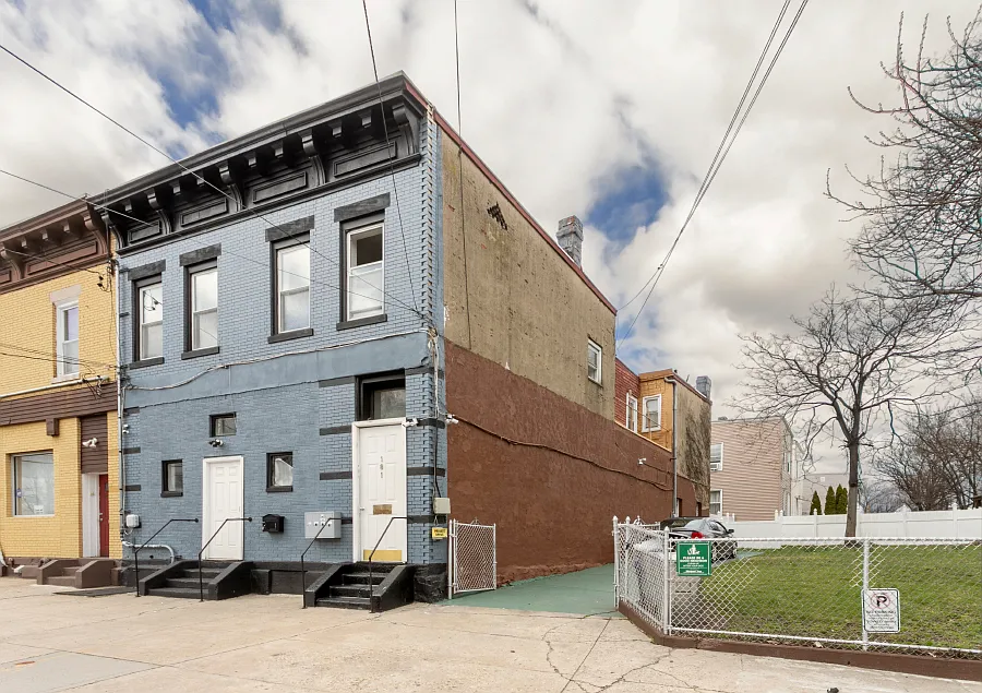 181 Princeton Ave #2
