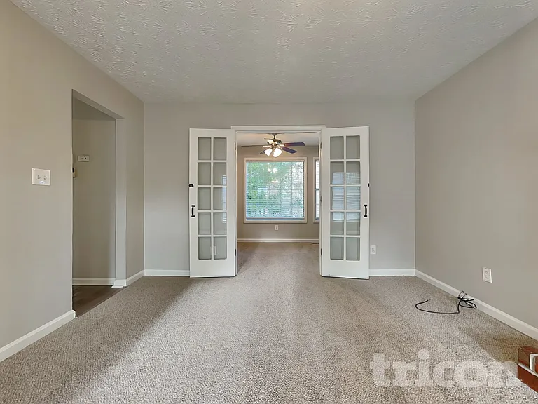 1110 Karastan Ct SW — Photo 2