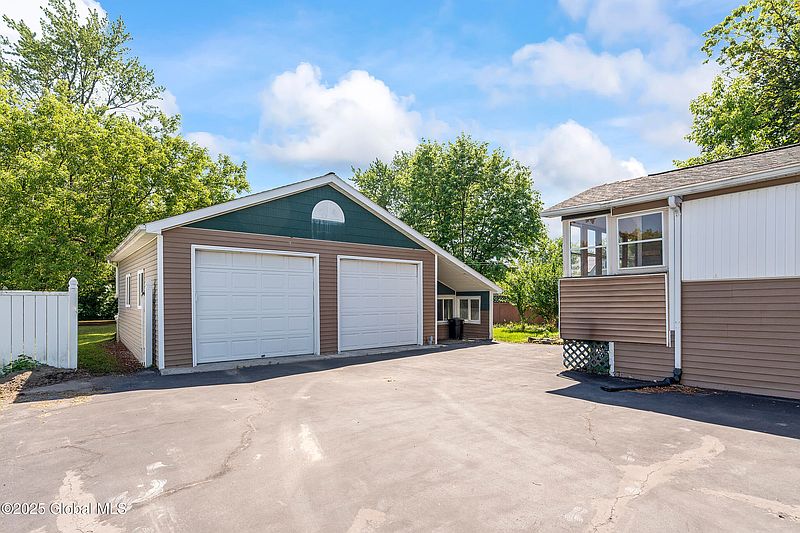 3rd image of 163 Beacon Avenue