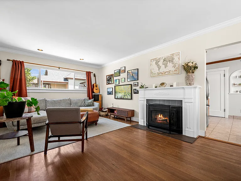 1114 E Wilson Ave S — Photo 3