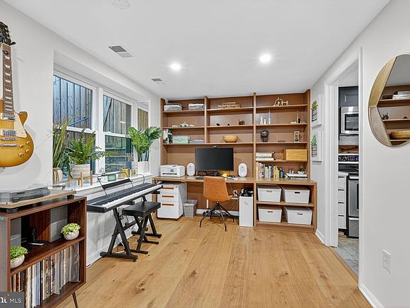 4th image of 2012 O St NW APT 12