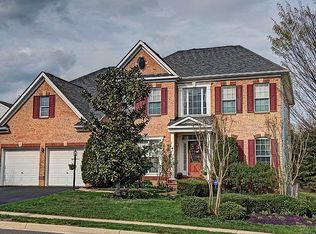 13070 Sterling Point Dr, Gainesville, VA 20155