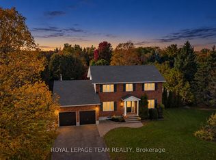 1366 Cornfield Cres, Ottawa, ON K4P 1E6