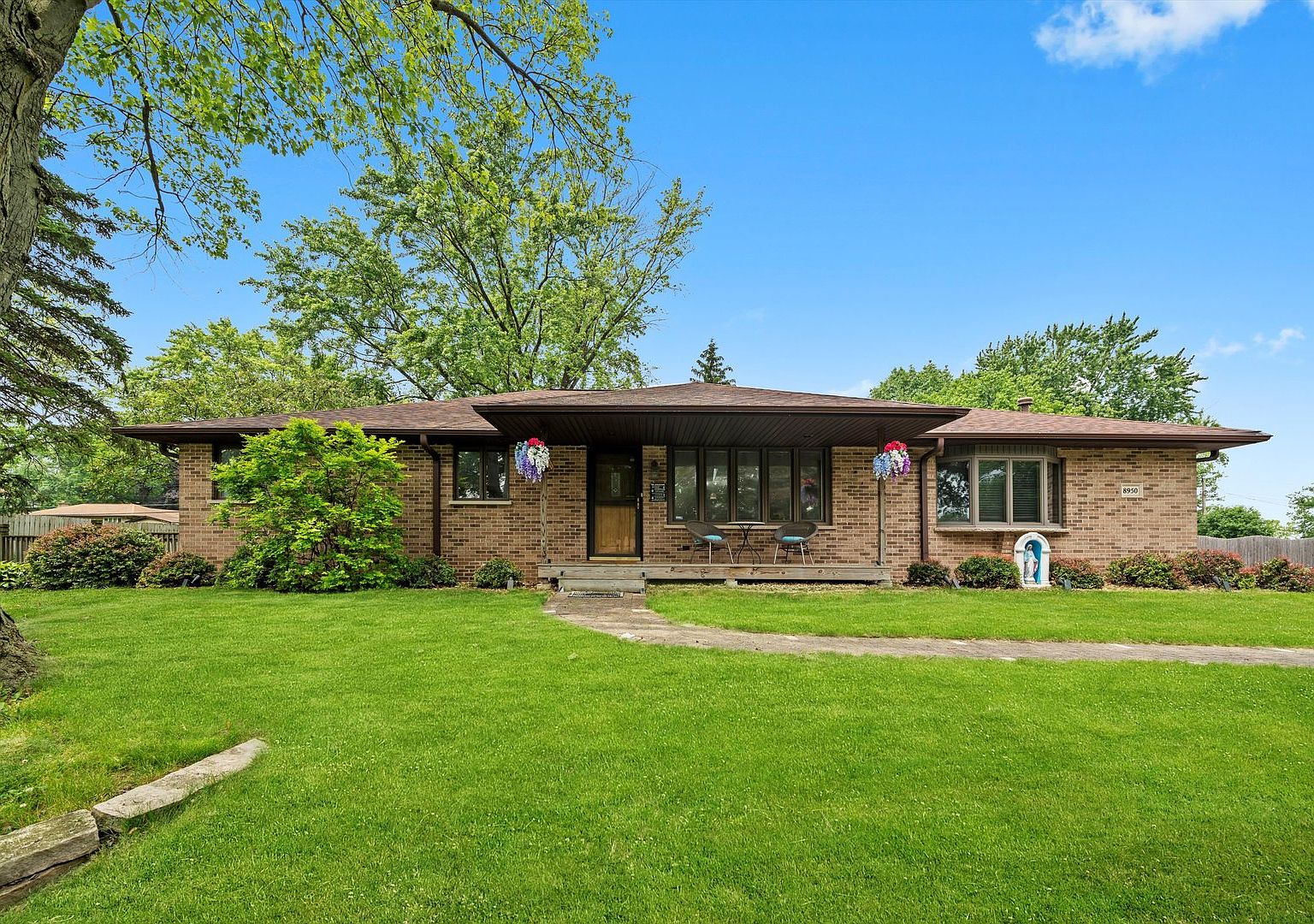 8950 S 84th Ave, Hickory Hills, IL 60457 | Zillow