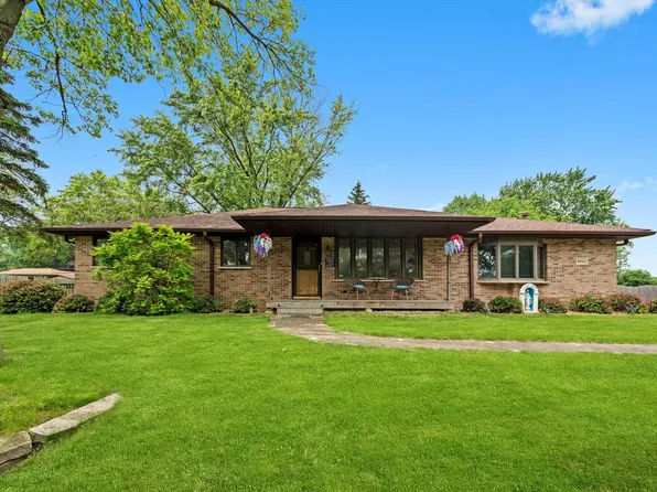 8950 S 84th Ave, Hickory Hills, IL 60457