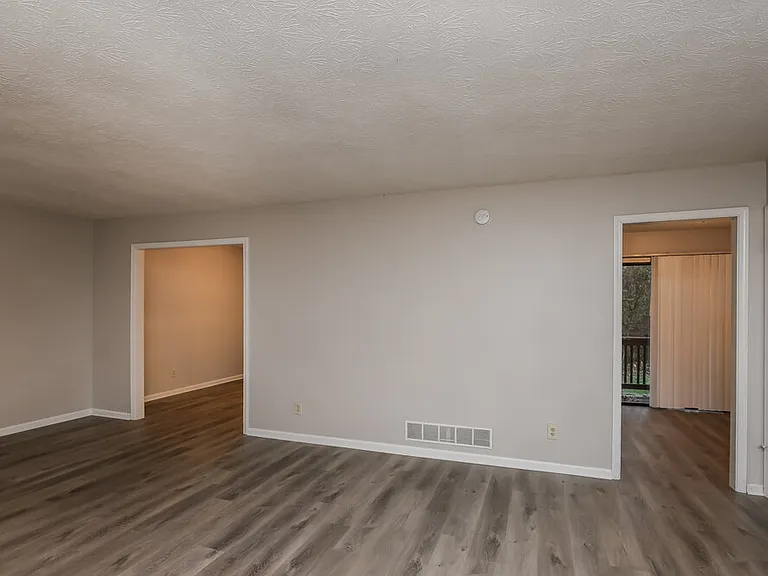3384 Sheree Trl — Photo 6