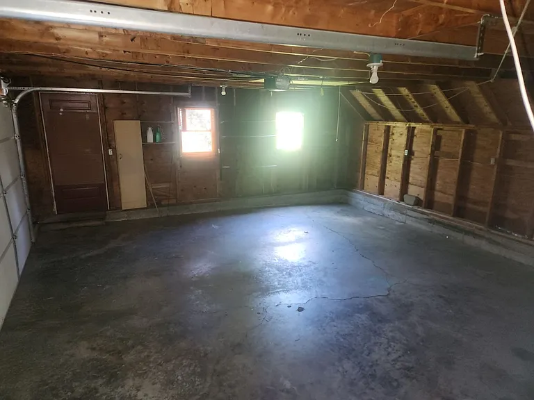 17 Barnet Ave — Photo 24