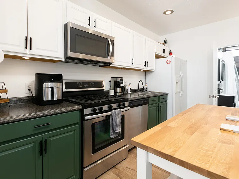 5 W Taylor St #A — Photo 6