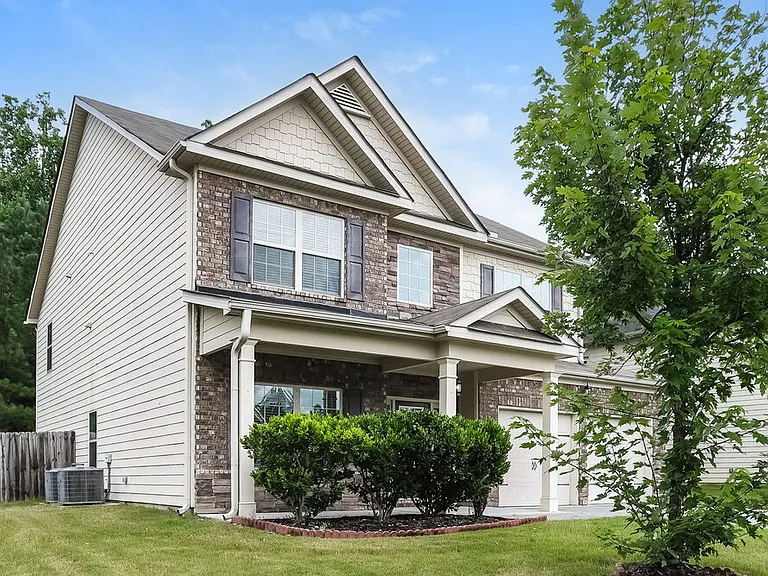 402 Silver Oak Dr — Photo 4
