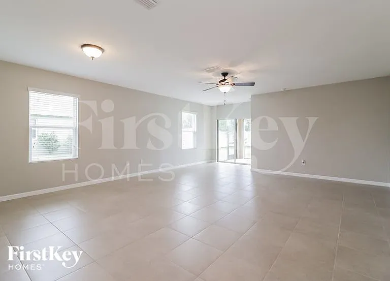 2532 SW 9th Pl — Photo 3