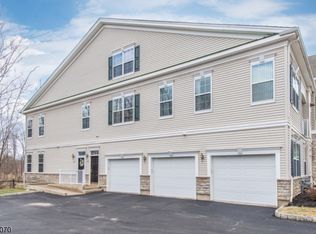402 Papermill Dr, Whippany, NJ 07981