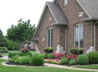 38W470 Cloverfield Rd, St Charles, IL 60175