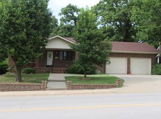 702 E Main St, Marion, KS 66861