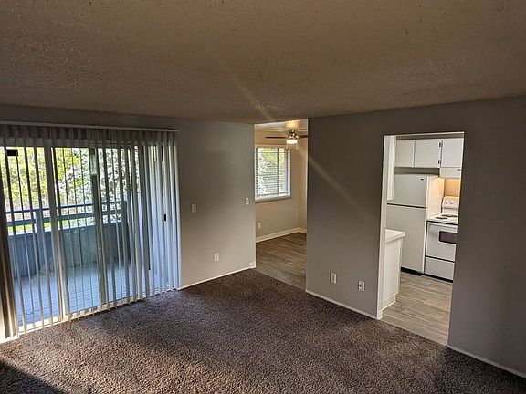 4th image of 931 9th St SE #9433