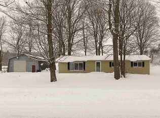 11600 Shaw Rd, Charlevoix, MI 49720