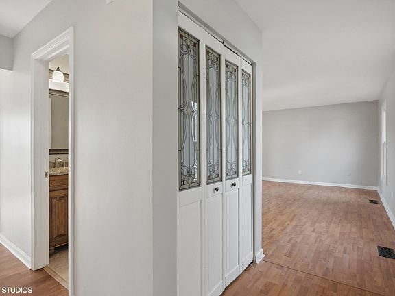 4th image of 1475 Banbury Ave