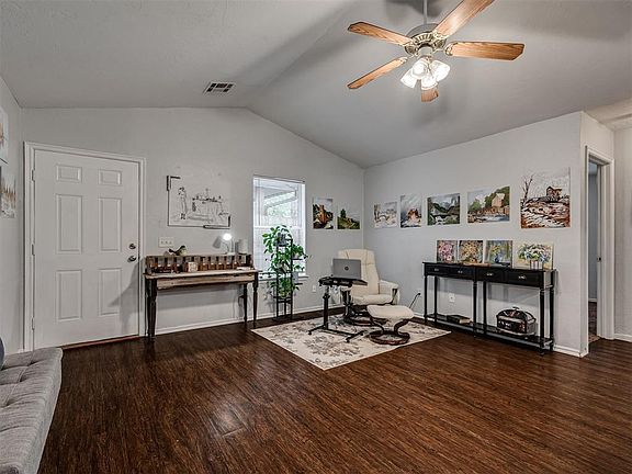 4th image of 2308 Heatherfield Ln