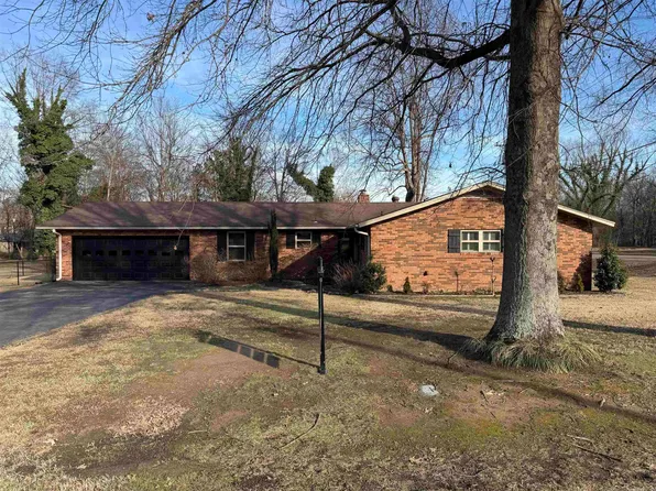 721 Homecrest Dr, Piggott, AR 72454