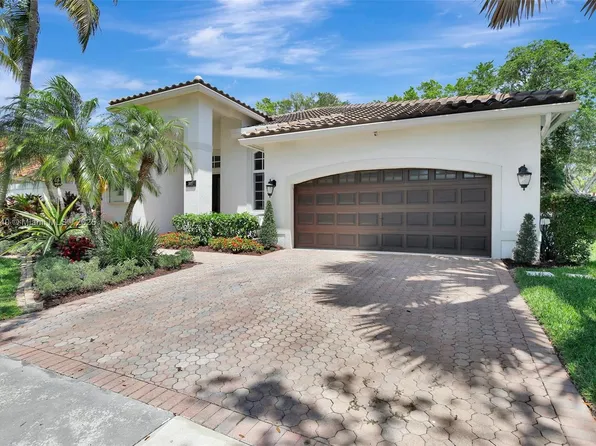 3082 Lakewood Cir, Weston, FL 33332