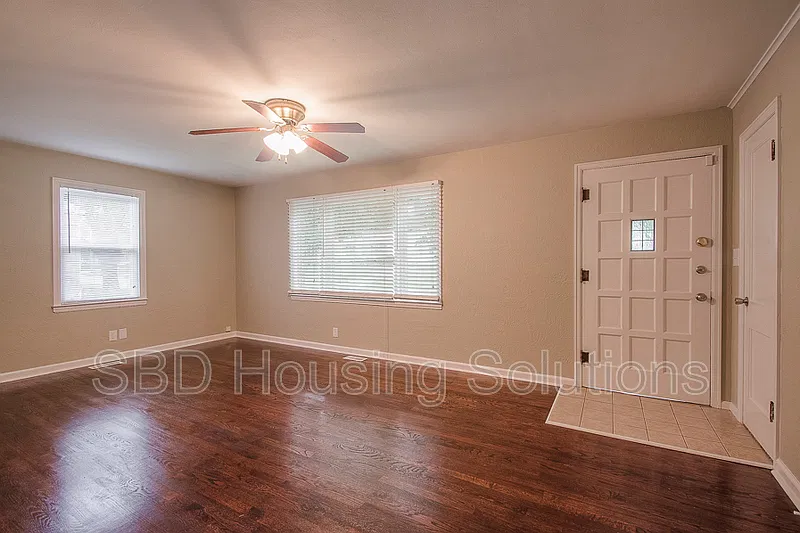 2 bed, 1.0 bath, 864 sqft, $1,099 — Photo 4