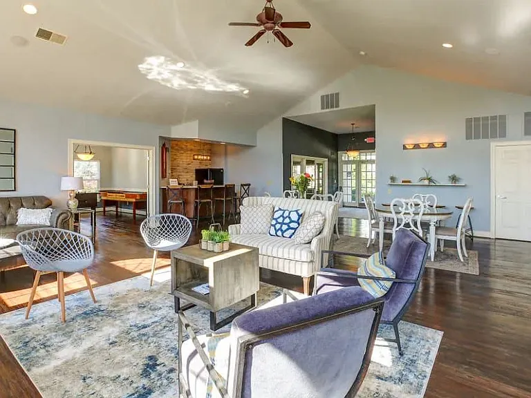 Charleston Pines Apartment Homes — Photo 10