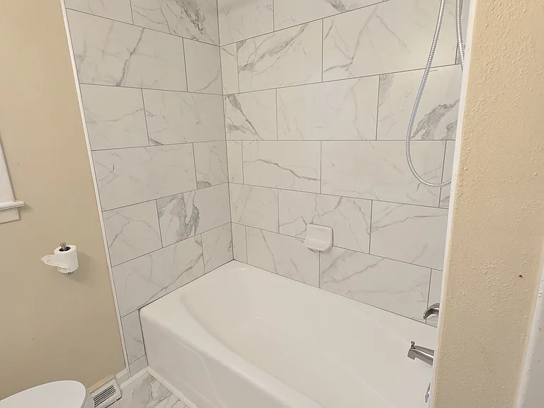 5308 Maryland Dr — Photo 16