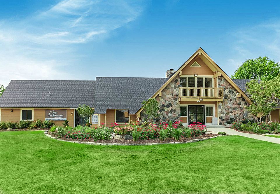 Clubhouse Exterior