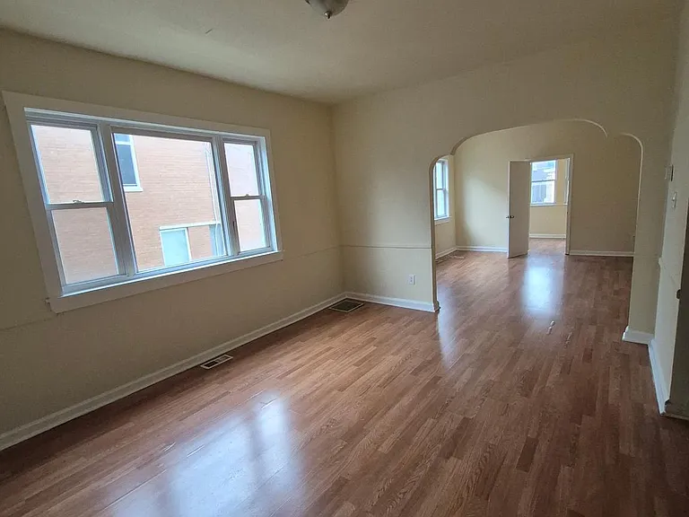 1245 Empire Ave #1 — Photo 2