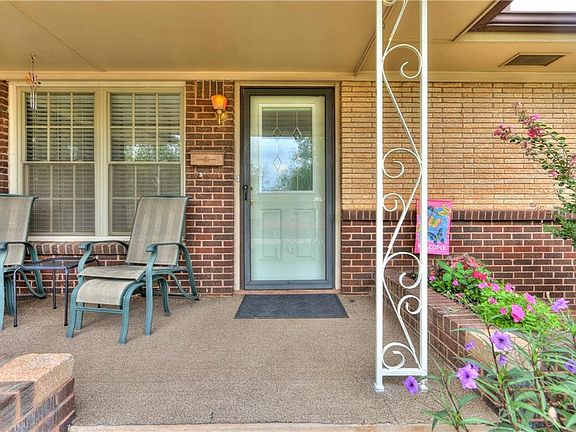 4th image of 2837 SW 54th St