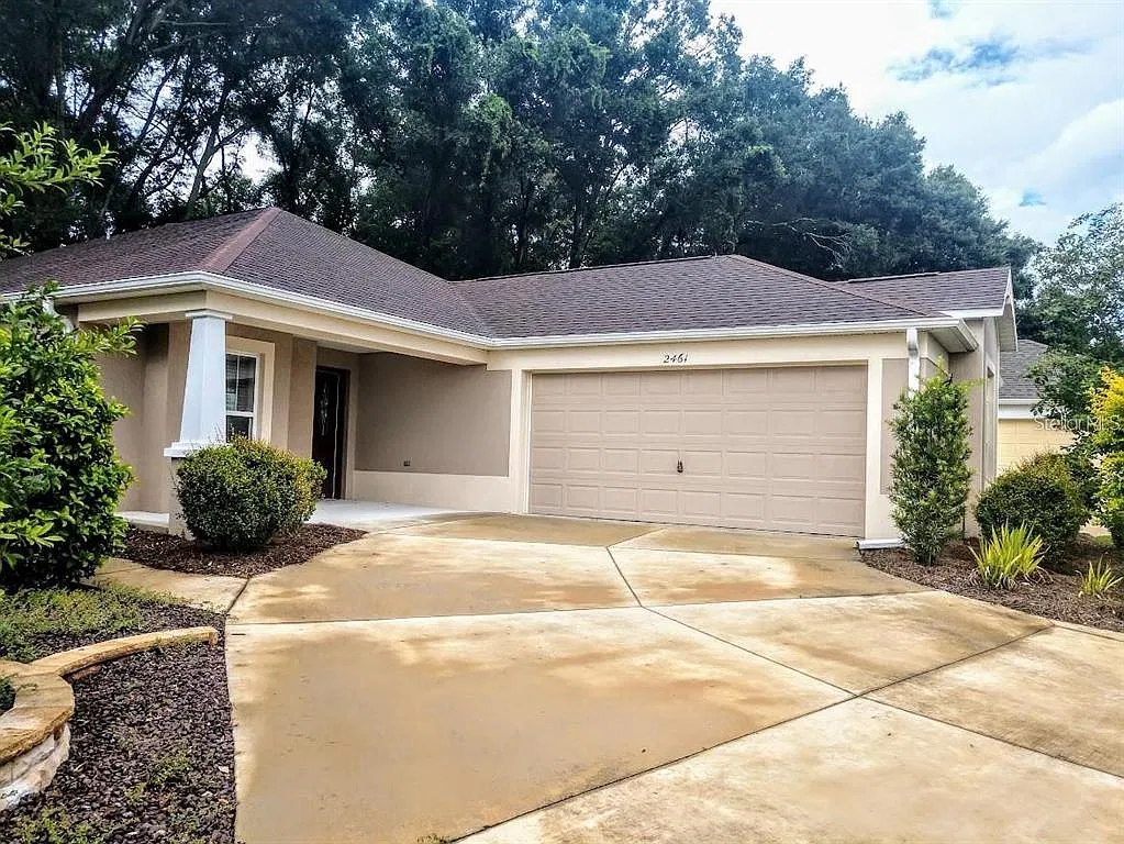 3 bed, 2.0 bath, 1636 sqft, $2,325 — Photo 1