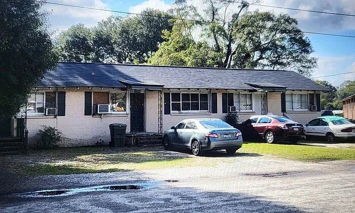 2 bed, 1.0 bath, 600 sqft, $695 — Photo 1