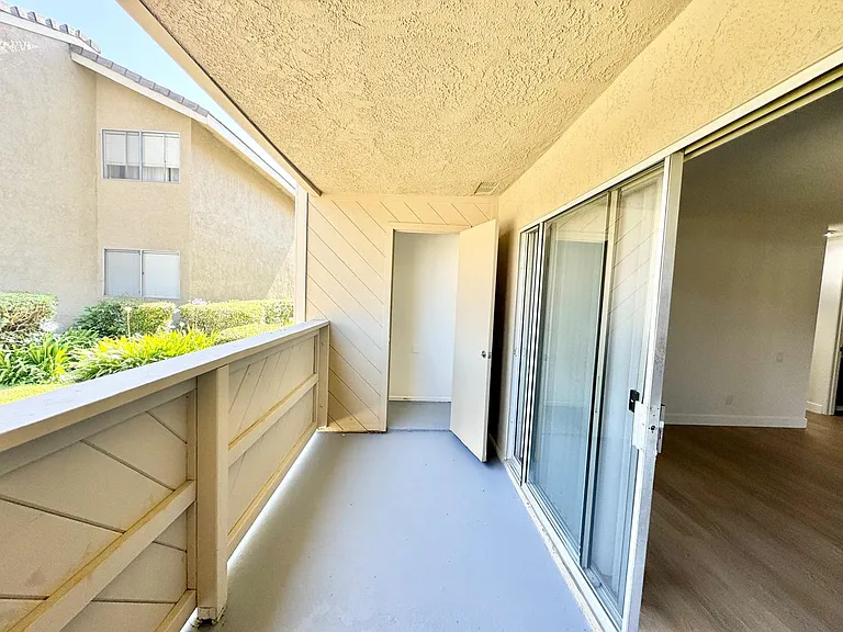 Buena Vista Apartments — Photo 8
